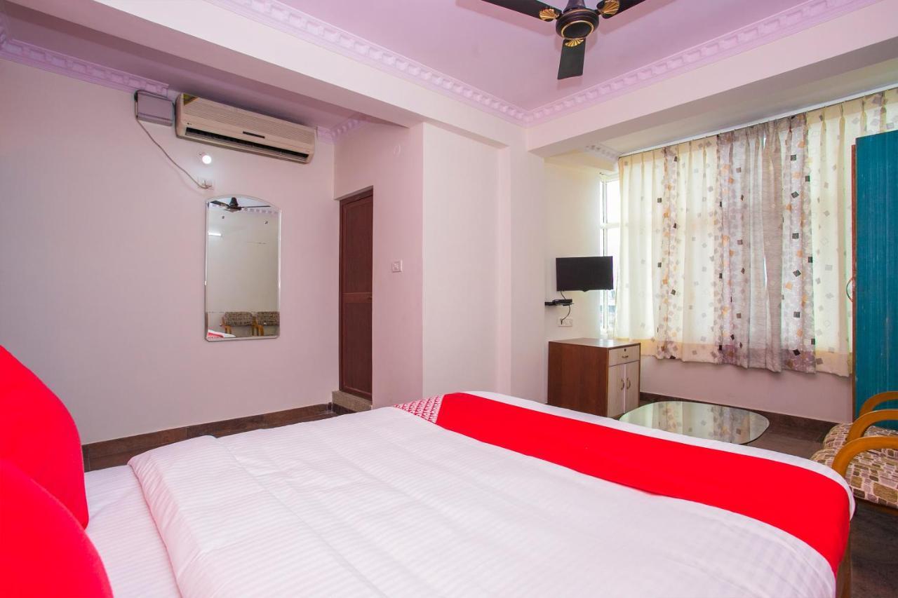 Oyo 16123 Chandana Deluxe Bangalore Exterior foto